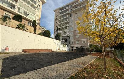 Bayraklı Körfez Mahallesi Güvenlikli Sitede Kiralık 4+1 Daire