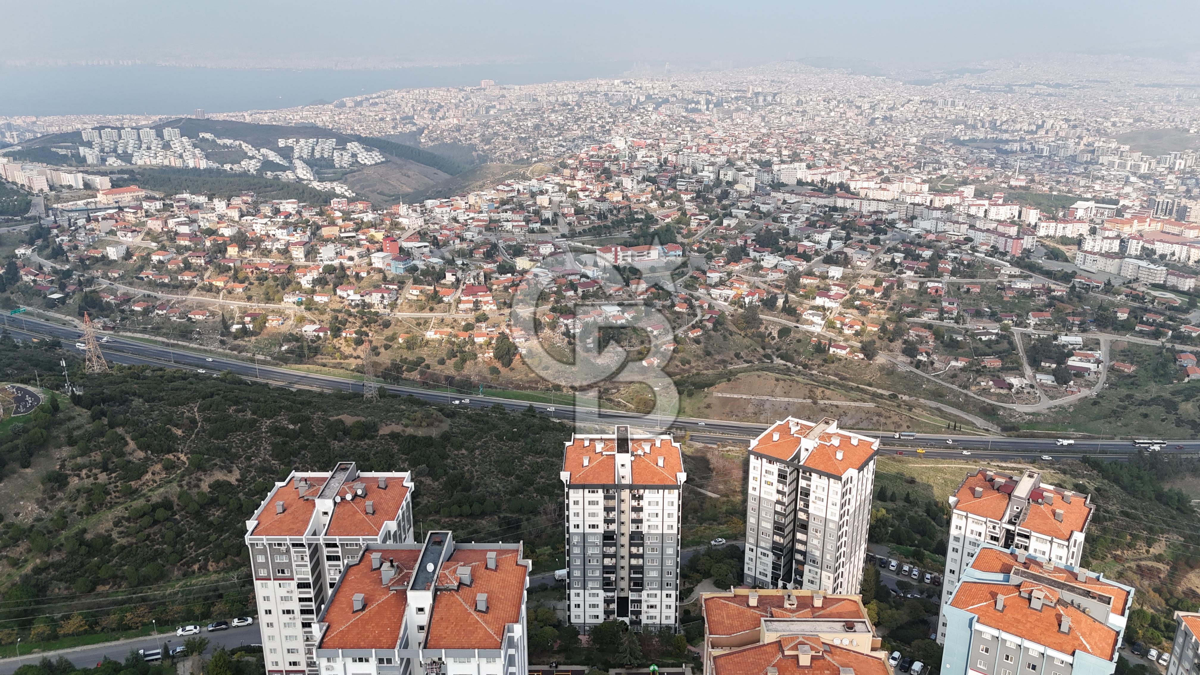 İzmir Yaşar Kemal TOKİ Evleri Tadilatlı Satılık 3+1 120 m² Daire