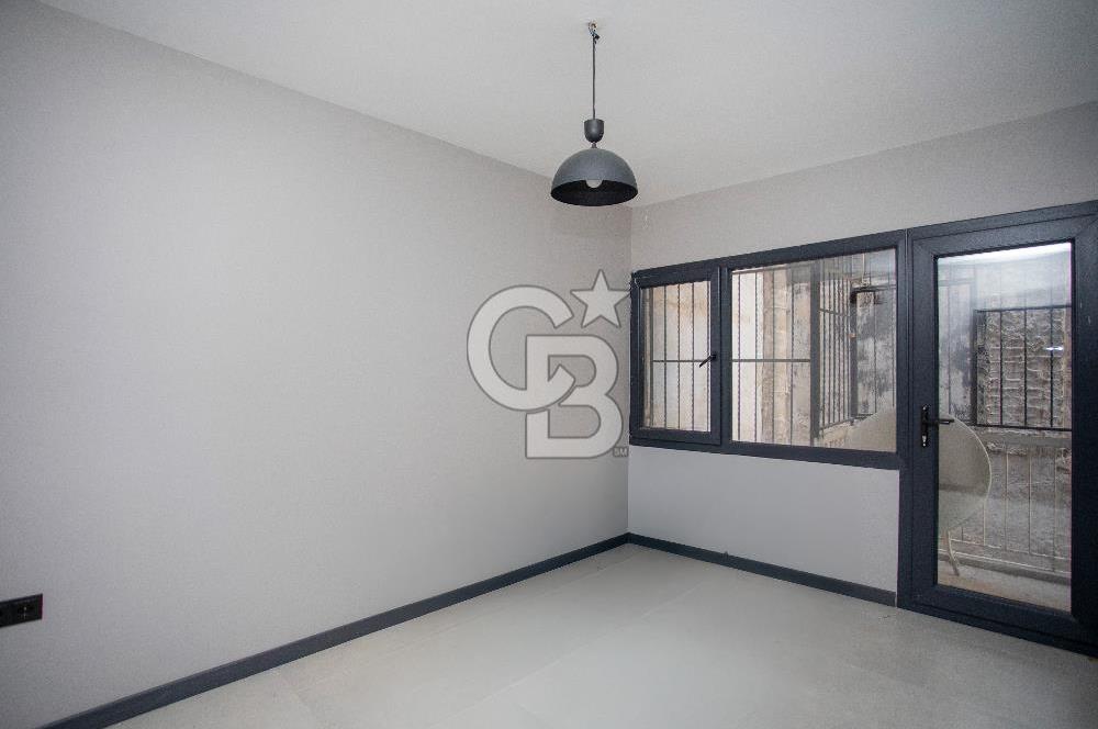 Karşıyaka Çarşı İçerisinde Kiralık 2+1 İşyeri & Ofis