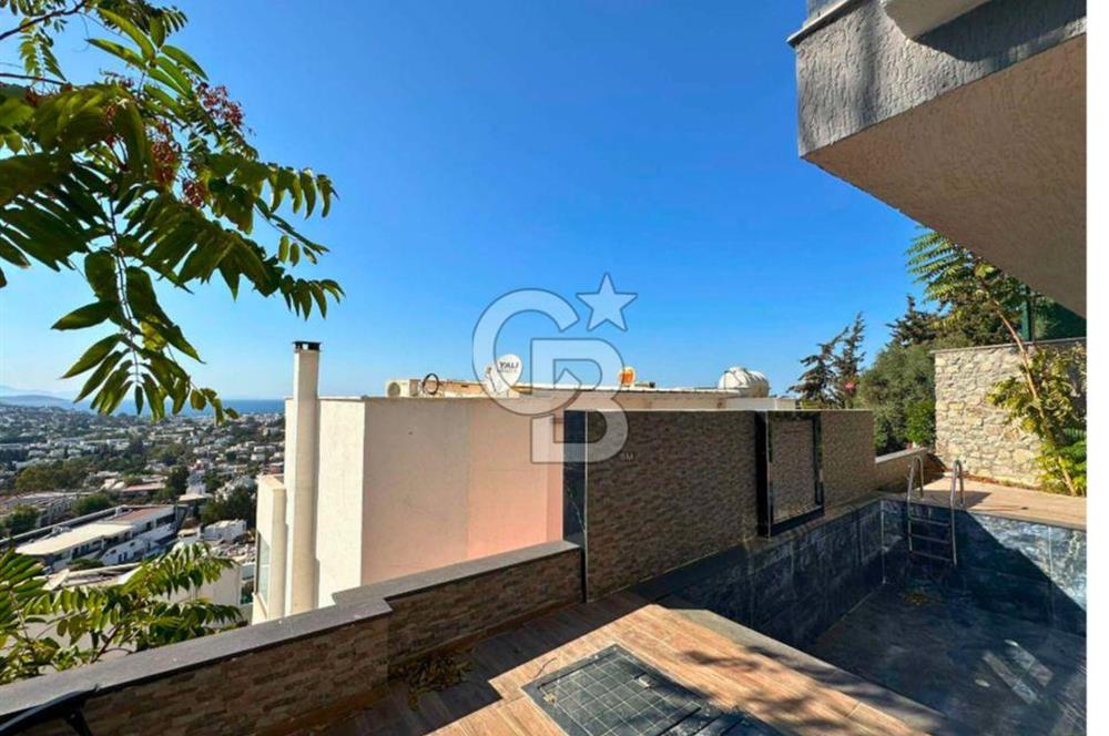 Bodrum Yalıkavak'ta Deniz Manzaralı Satılık 5+1 Villa