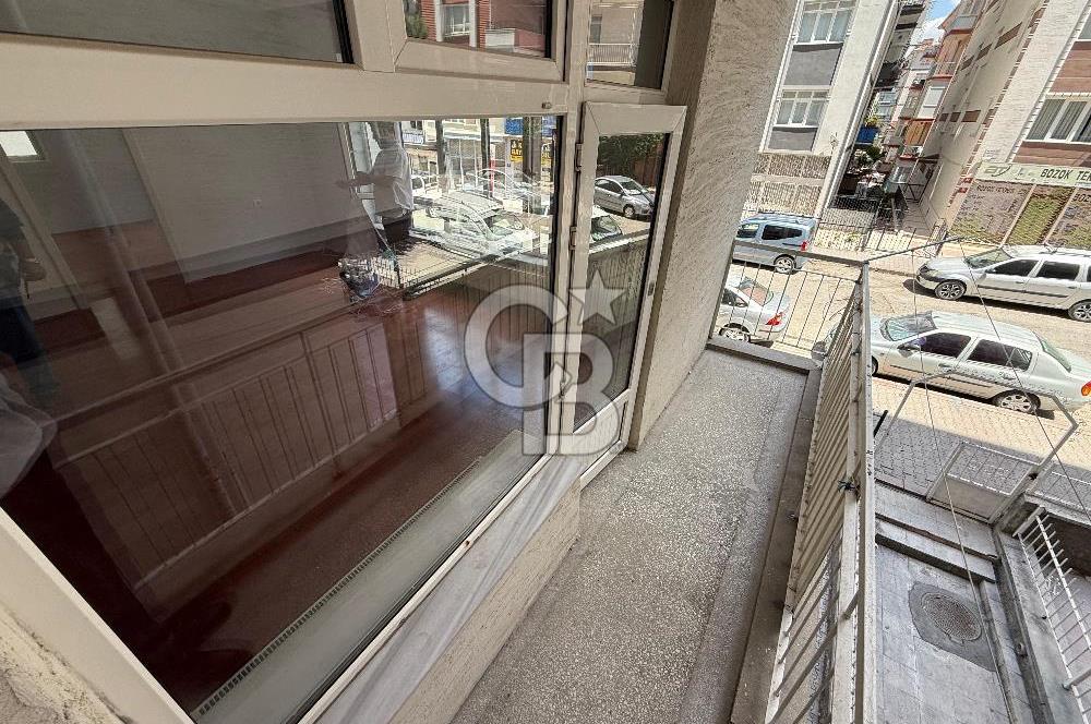 DEMETEVLER 4. CADDEDE METROYA YÜRÜME MESAFESİ SATILIK 3+1 DAİRE