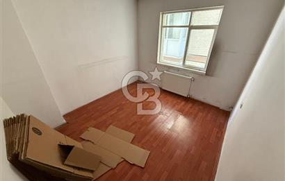 DEMETEVLER 4. CADDEDE METROYA YÜRÜME MESAFESİ SATILIK 3+1 DAİRE