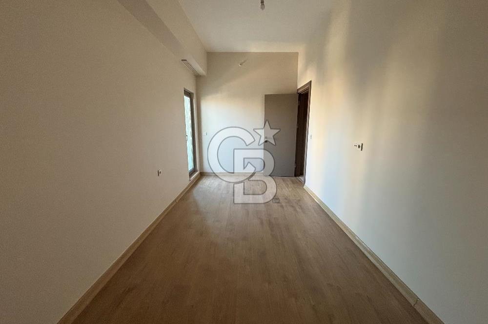 SEMBOL İSTANBUL SİTESİNDE BALKONLU KREDİYE UYGUN SATILIK BOŞ 2+1