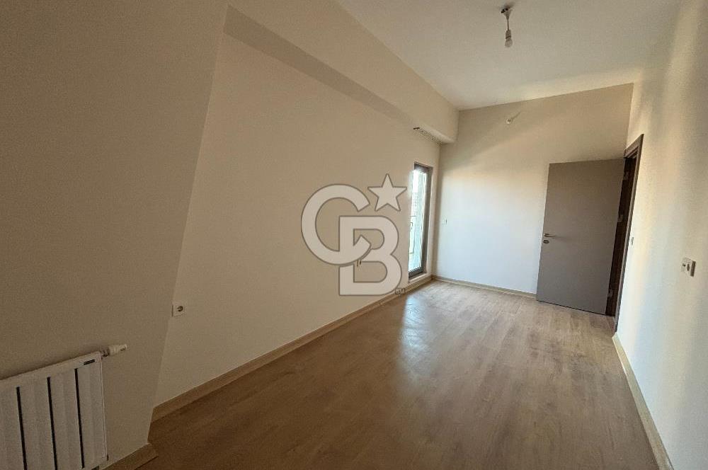 SEMBOL İSTANBUL SİTESİNDE BALKONLU KREDİYE UYGUN SATILIK BOŞ 2+1