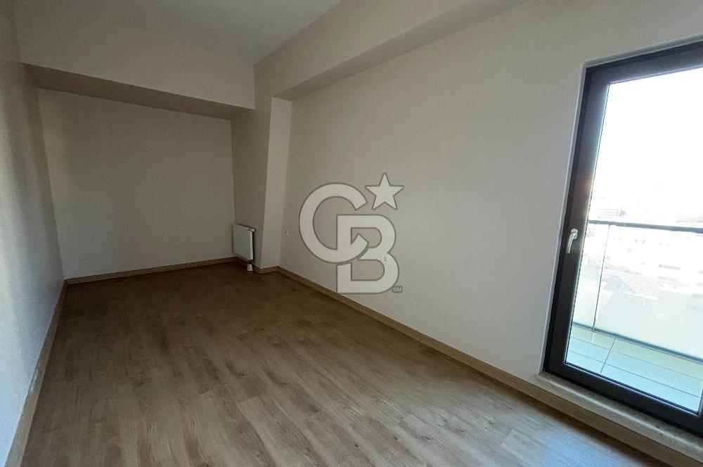 SEMBOL İSTANBUL SİTESİNDE BALKONLU KREDİYE UYGUN SATILIK BOŞ 2+1