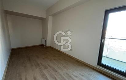 SEMBOL İSTANBUL SİTESİNDE BALKONLU KREDİYE UYGUN SATILIK BOŞ 2+1