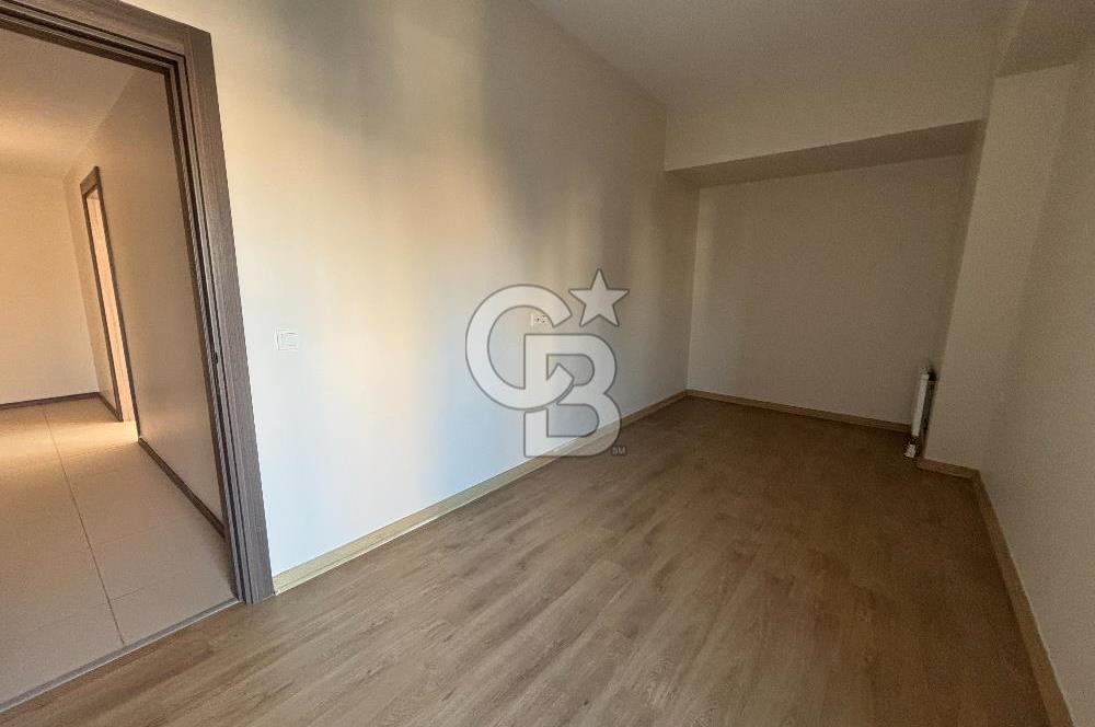 SEMBOL İSTANBUL SİTESİNDE BALKONLU KREDİYE UYGUN SATILIK BOŞ 2+1