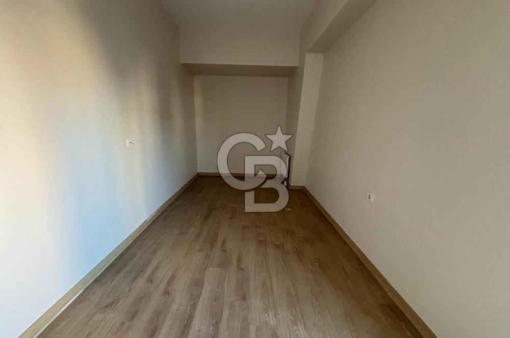 SEMBOL İSTANBUL SİTESİNDE BALKONLU KREDİYE UYGUN SATILIK BOŞ 2+1