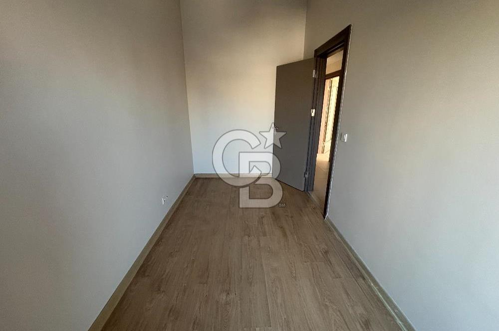 SEMBOL İSTANBUL SİTESİNDE BALKONLU KREDİYE UYGUN SATILIK BOŞ 2+1