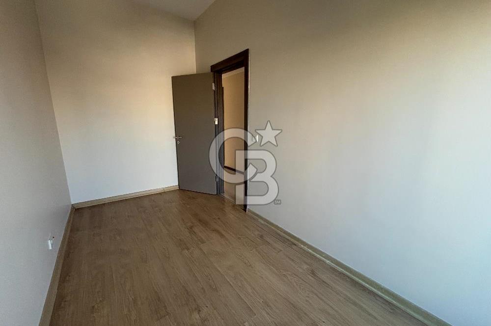 SEMBOL İSTANBUL SİTESİNDE BALKONLU KREDİYE UYGUN SATILIK BOŞ 2+1