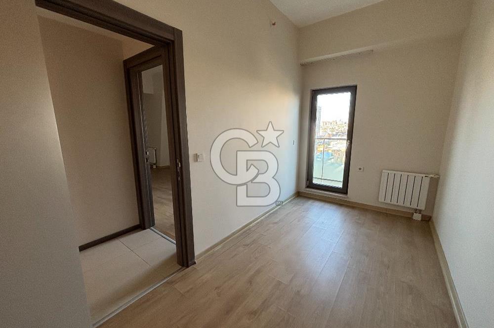 SEMBOL İSTANBUL SİTESİNDE BALKONLU KREDİYE UYGUN SATILIK BOŞ 2+1