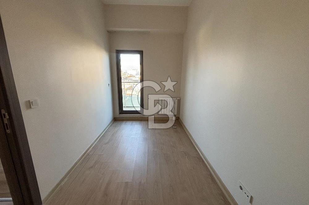 SEMBOL İSTANBUL SİTESİNDE BALKONLU KREDİYE UYGUN SATILIK BOŞ 2+1