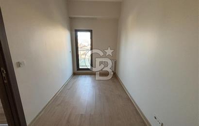 SEMBOL İSTANBUL SİTESİNDE BALKONLU KREDİYE UYGUN SATILIK BOŞ 2+1