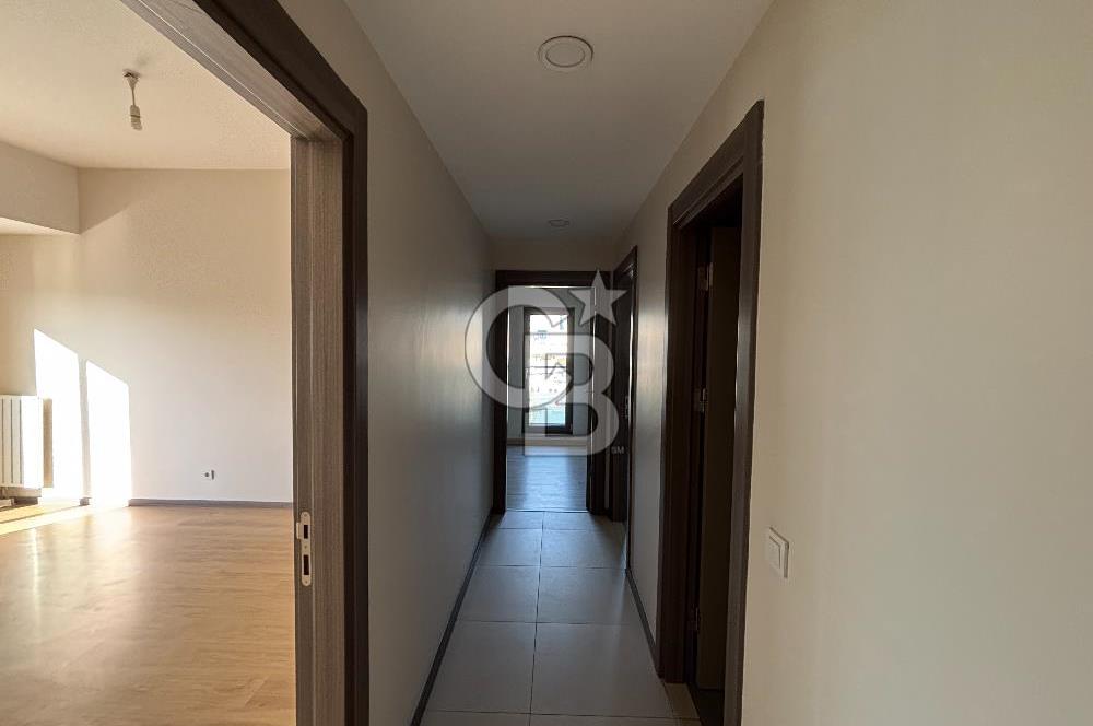 SEMBOL İSTANBUL SİTESİNDE BALKONLU KREDİYE UYGUN SATILIK BOŞ 2+1