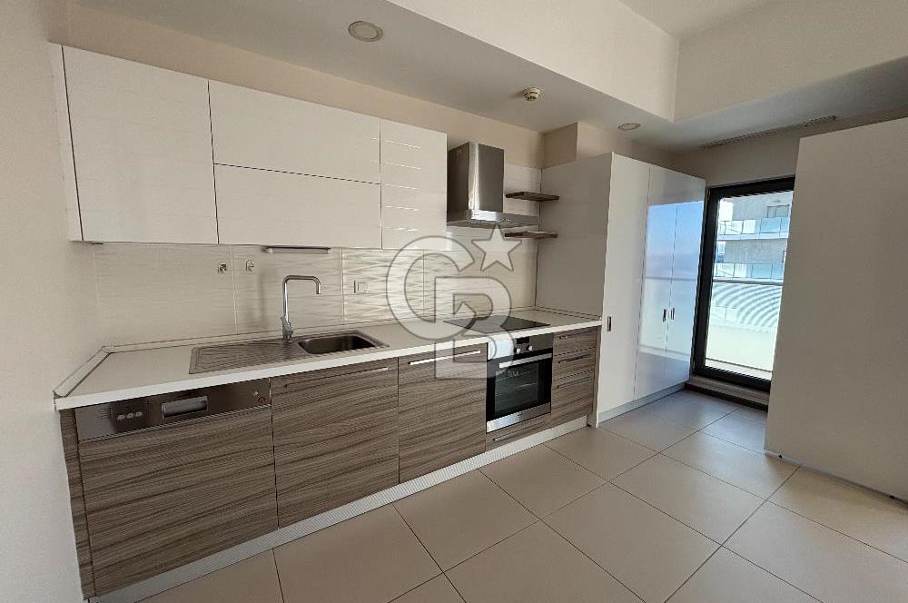 SEMBOL İSTANBUL SİTESİNDE BALKONLU KREDİYE UYGUN SATILIK BOŞ 2+1