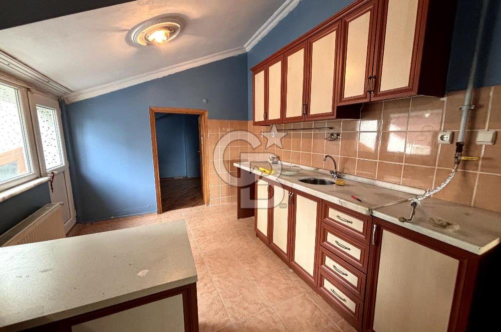 ÜMRANİYE MERKEZDE GENİŞ FERAH VE BOYALI 4+2 DUBLEKS DAİRE