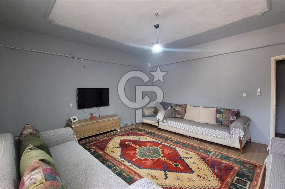 Karşıyaka Latife Hanım Mahallesi  3+1 Giriş Kat Daire
