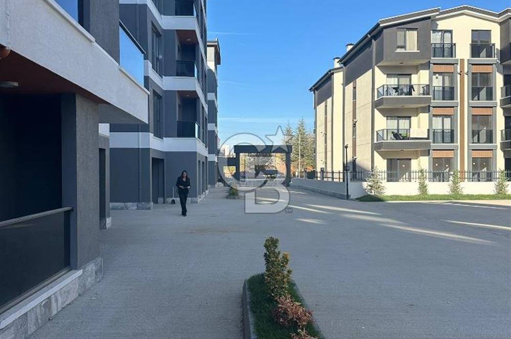 ACİL SATILIK 1+1 BAHÇE ÇIKIŞLI İSKANLI ASANSÖRLÜ YENİ BİNA