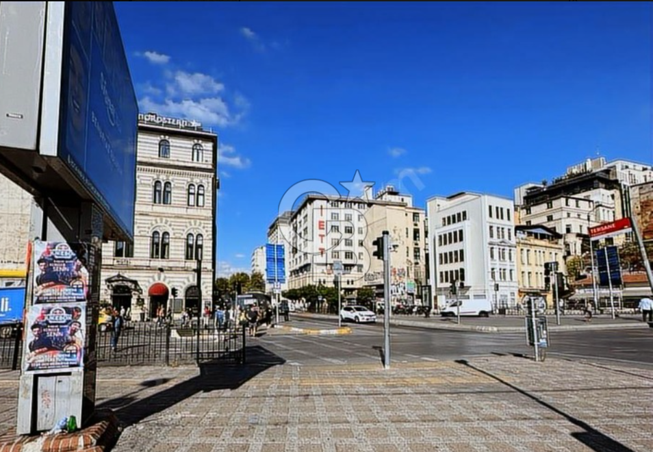 KEMANKEŞ'DE KARAKÖY PASAJ'INDA 5.KAT İŞ HANI KATI 110M2