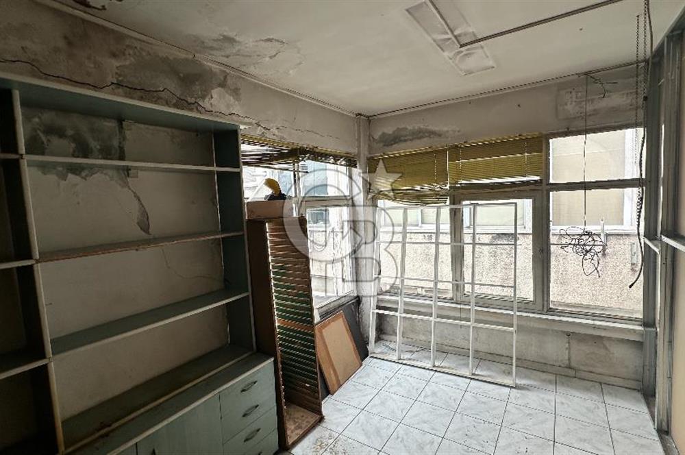 KEMANKEŞ'DE KARAKÖY PASAJ'INDA 5.KAT İŞ HANI KATI 110M2