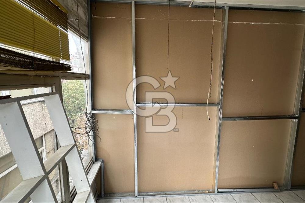 KEMANKEŞ'DE KARAKÖY PASAJ'INDA 5.KAT İŞ HANI KATI 110M2