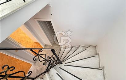 Korutürk de Garajlı Bahçeli Teraslı 6+1 Ferah Villa