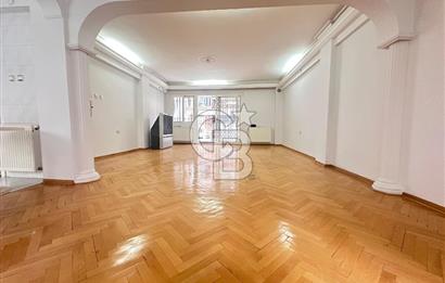 Korutürk de Garajlı Bahçeli Teraslı 6+1 Ferah Villa