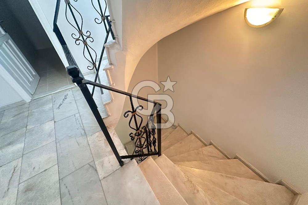 Korutürk de Garajlı Bahçeli Teraslı 6+1 Ferah Villa