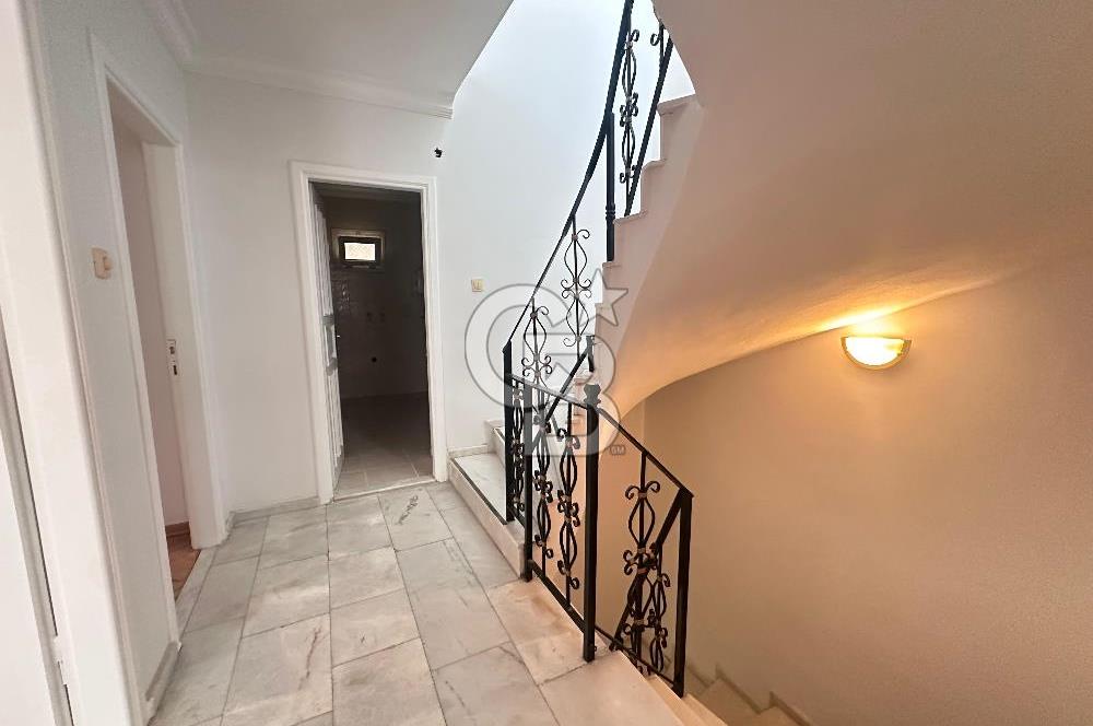 Korutürk de Garajlı Bahçeli Teraslı 6+1 Ferah Villa