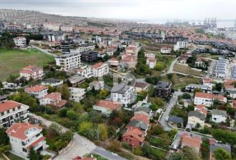 Beylikdüzü Kavaklıda 901 m² İçerisinde 3 Katlı Satılık Villa - 1 - 313662