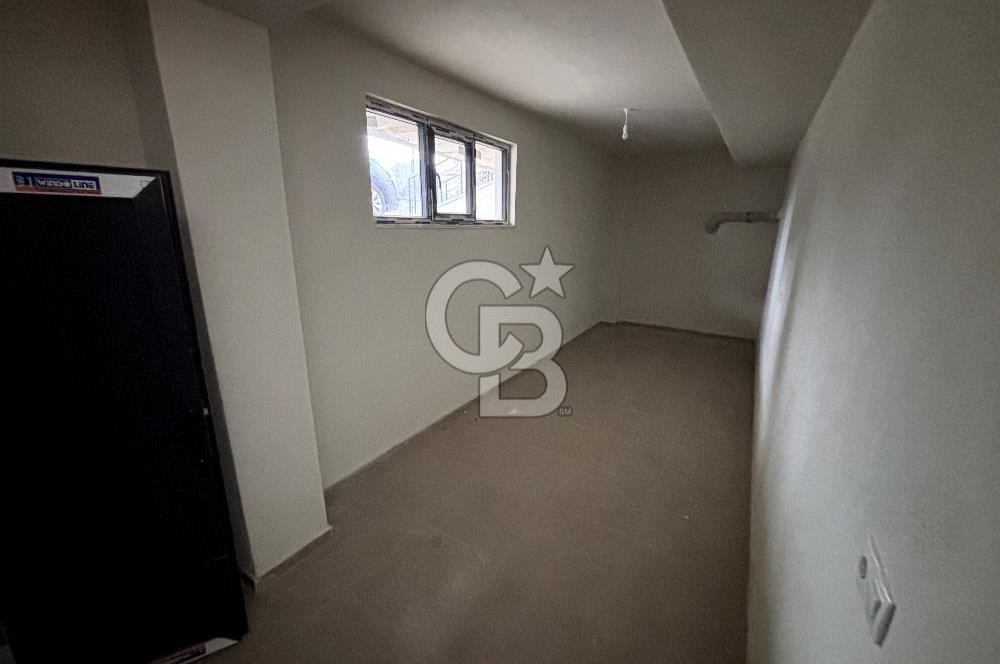 ÜMRANİYE'DE METROYA ADIM MESAFESİ SIFIR BİNADA DEPOLU DÜKKAN