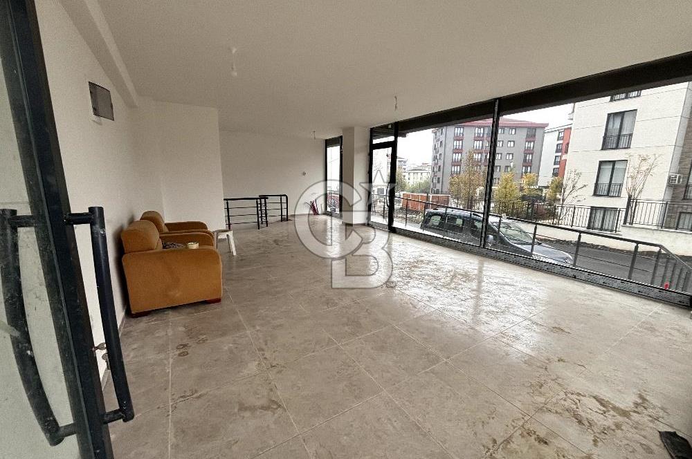 ÜMRANİYE'DE METROYA ADIM MESAFESİ SIFIR BİNADA DEPOLU DÜKKAN