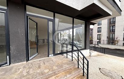 ÜMRANİYE'DE METROYA ADIM MESAFESİ SIFIR BİNADA DEPOLU DÜKKAN