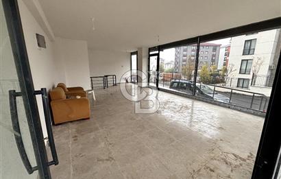 ÜMRANİYE'DE METROYA ADIM MESAFESİ SIFIR BİNADA DEPOLU DÜKKAN