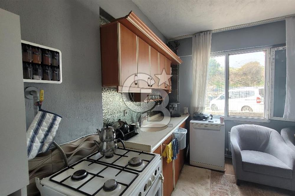 Karşıyaka Latife Hanım Mahallesi  3+1 Giriş Kat Daire