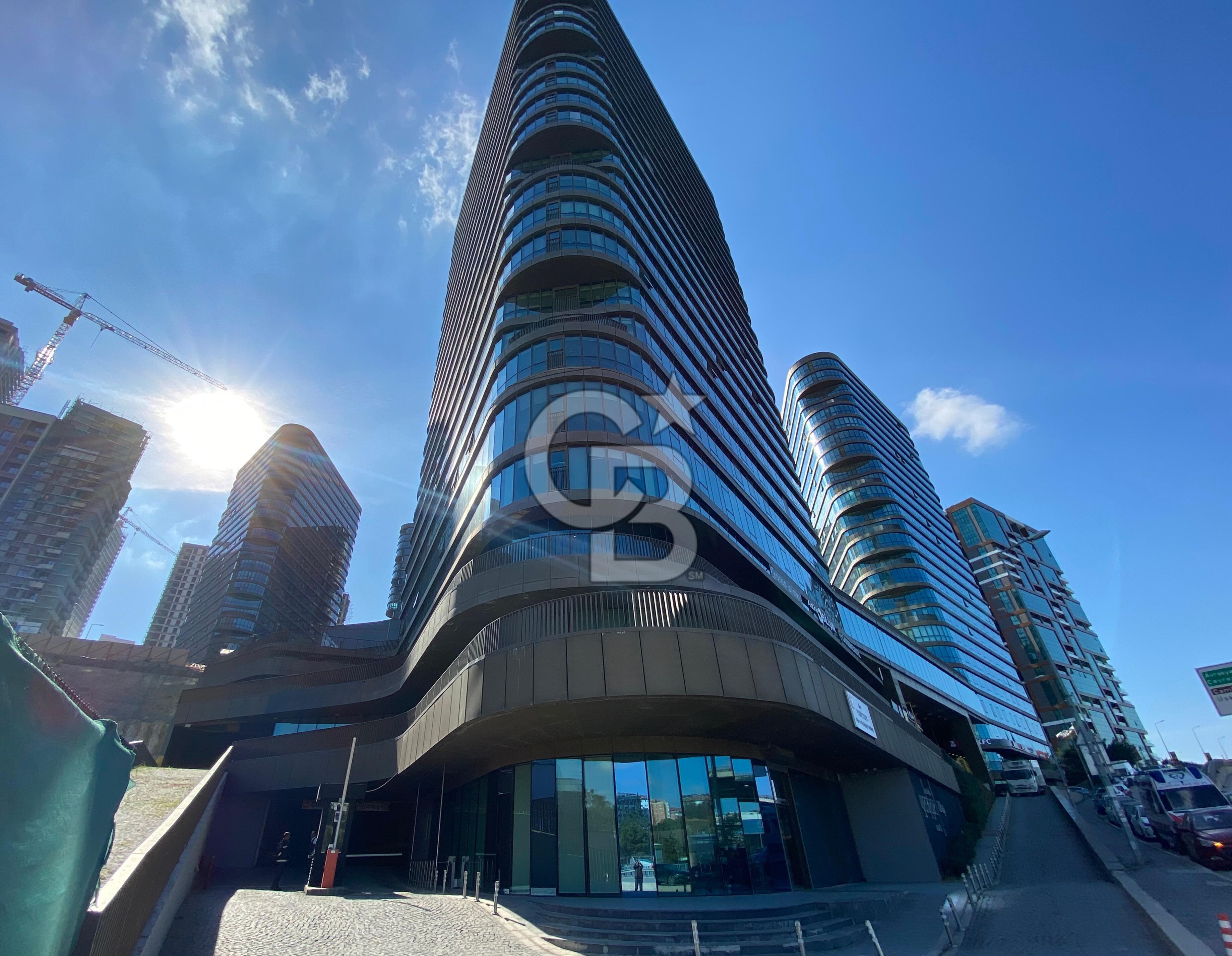 KADIKÖY YENİTEPE NUHOĞLU'NDA B BLOK CADDE ÜZERİ 200 M2 DÜKKAN