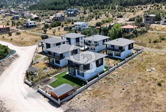 ÇAMLIDEREDE GÖL KIYISINDA 2 KATLI SATILIK VİLLA! - 8 - 313685