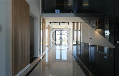 GÖLBAŞI KARŞIYAKA'DA TAM MÜSTAKİL, İSKANLI, SATILIK 6+1 VİLLA