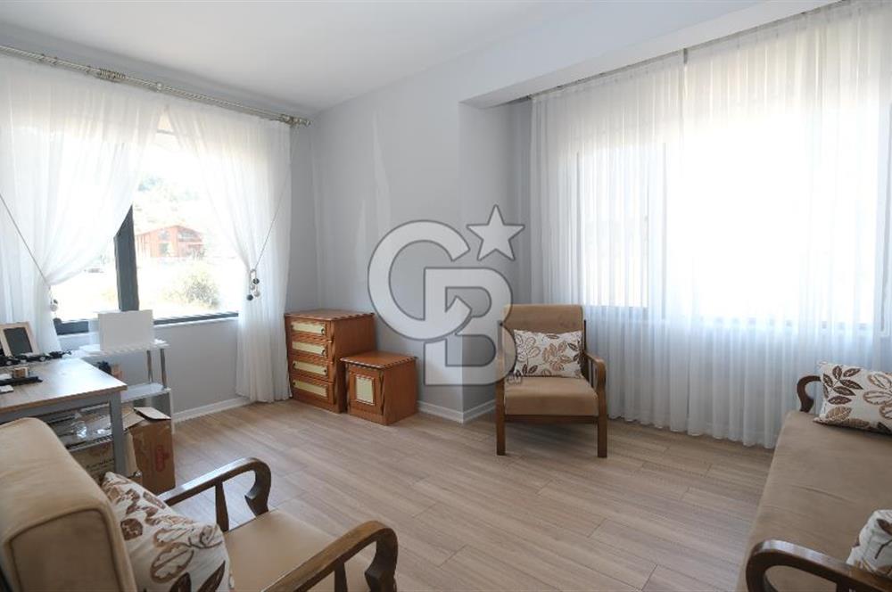 ÇAMLIDEREDE GÖL KIYISINDA 2 KATLI SATILIK VİLLA!