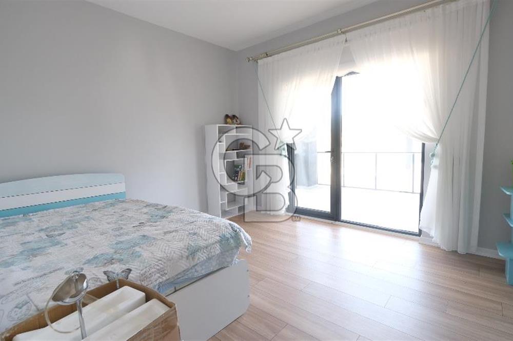 ÇAMLIDEREDE GÖL KIYISINDA 2 KATLI SATILIK VİLLA!