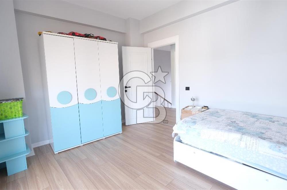 ÇAMLIDEREDE GÖL KIYISINDA 2 KATLI SATILIK VİLLA!