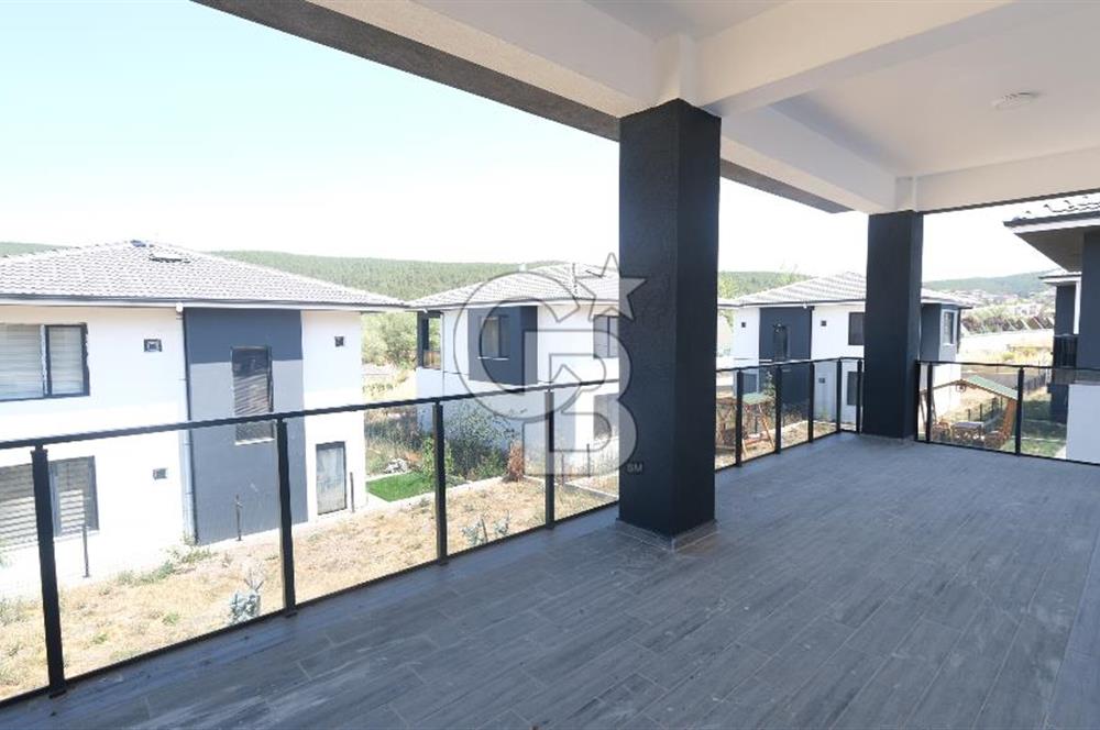 ÇAMLIDEREDE GÖL KIYISINDA 2 KATLI SATILIK VİLLA!