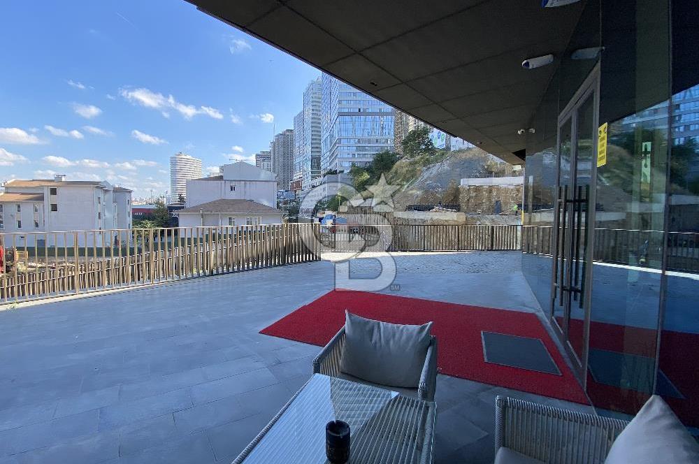 KADIKÖY YENİTEPE NUHOĞLU'NDA B BLOK CADDE ÜZERİ 200 M2 DÜKKAN