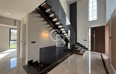 GÖLBAŞI KARŞIYAKA'DA TAM MÜSTAKİL, İSKANLI, SATILIK 6+1 VİLLA