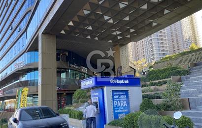 KADIKÖY YENİTEPE NUHOĞLU'NDA B BLOK CADDE ÜZERİ 200 M2 DÜKKAN