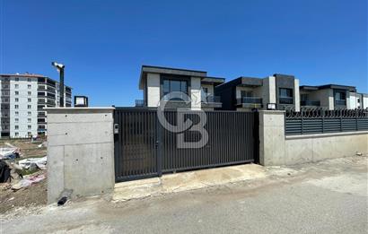 BAĞLICA GİRİŞİNDE BODRUMLU BAĞIMSIZ 5+2 SATILIK VİLLA