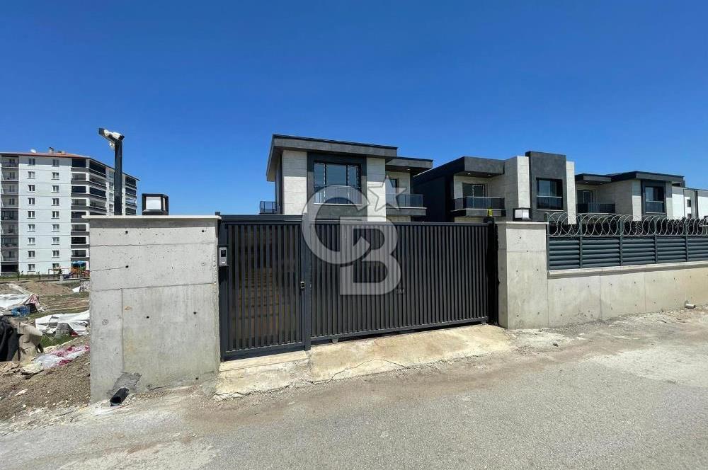 BAĞLICA GİRİŞİNDE BODRUMLU BAĞIMSIZ 5+2 SATILIK VİLLA