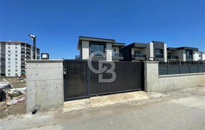 BAĞLICA GİRİŞİNDE BODRUMLU BAĞIMSIZ 5+2 SATILIK VİLLA