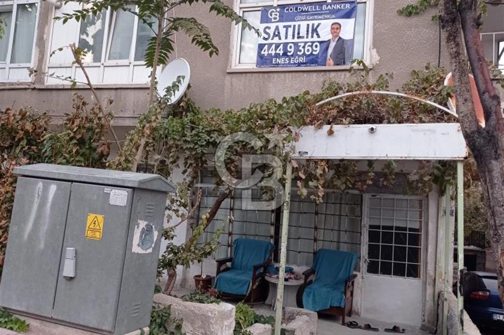 Valilik Karşında Satılık 3+1 Daire