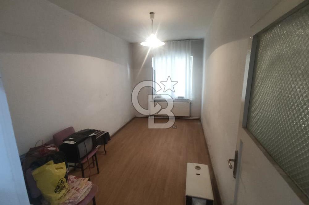 Valilik Karşında Satılık 3+1 Daire